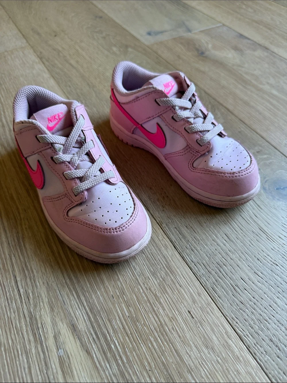 Nike Kids Pink Low-Top Sneakers with Hot Pink Swoosh